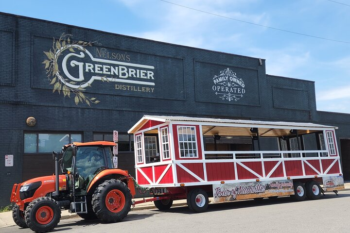 Narrated Sightseeing Tractor Tour of Nashville - Photo 1 of 7